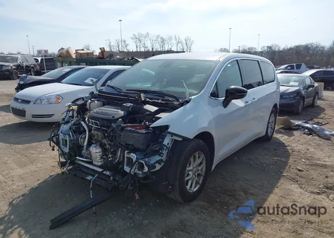 2025 Chrysler Pacifica Select z USA, uszkodzony, nr VIN 2C4RC1BG6SR532473